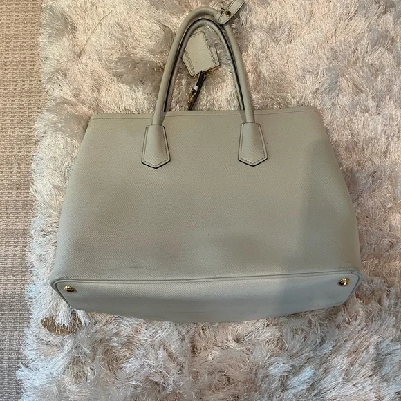 Prada Cuir Tote White - Picture 3 of 16